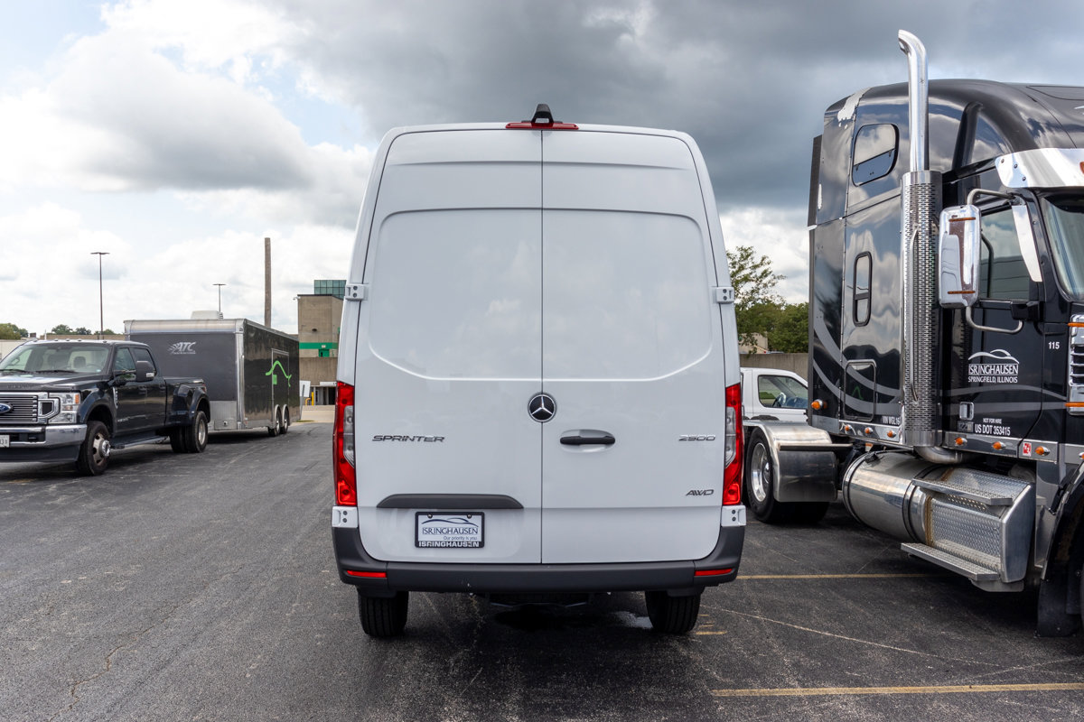 Used 2024 Mercedes-Benz Sprinter 2500 image 6