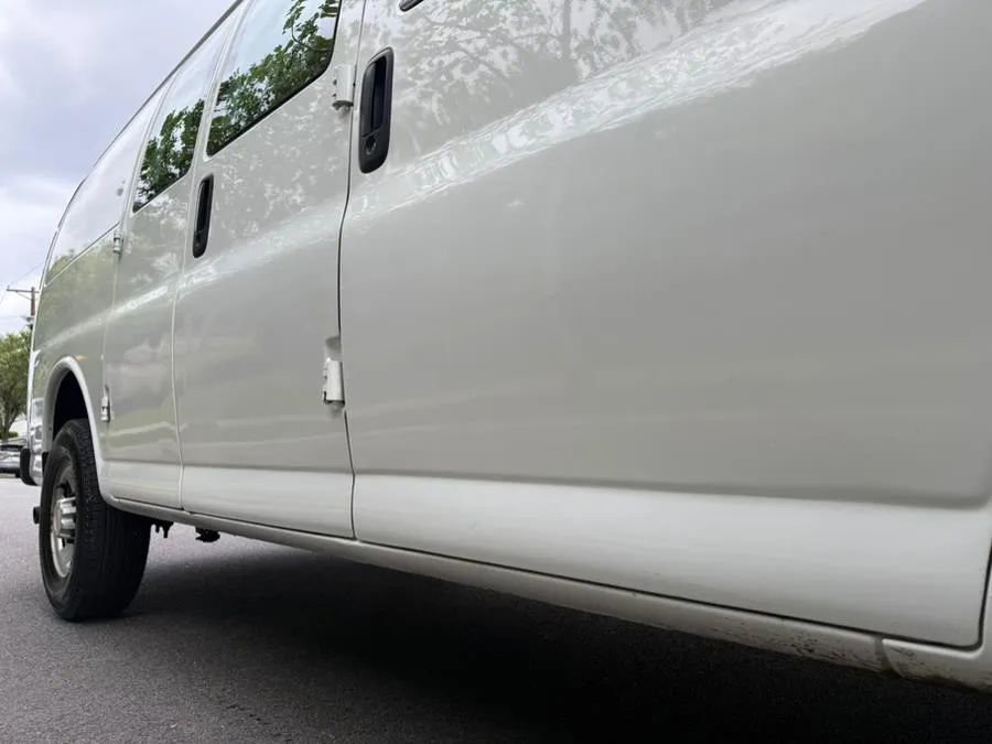 Used 2018 Chevrolet Express 2500 image 14
