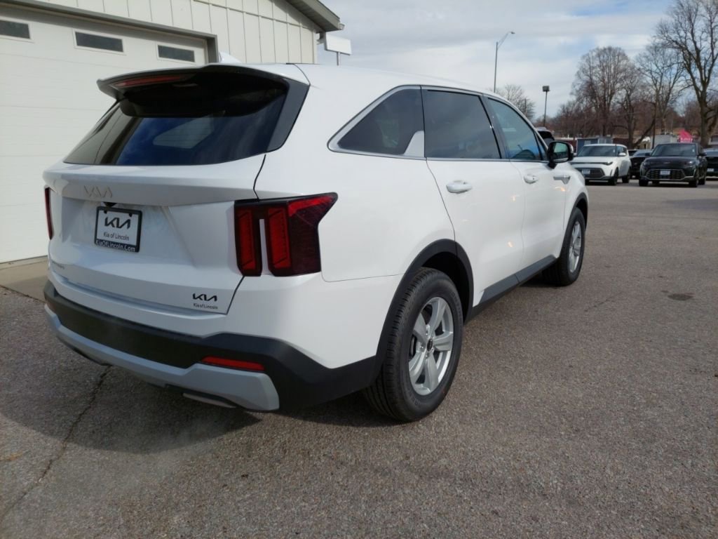 New 2026 Kia Sorento LX image 4
