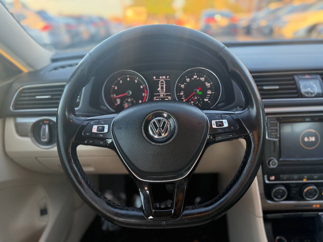 Used 2018 Volkswagen Passat 2.0T SE FWD image 16
