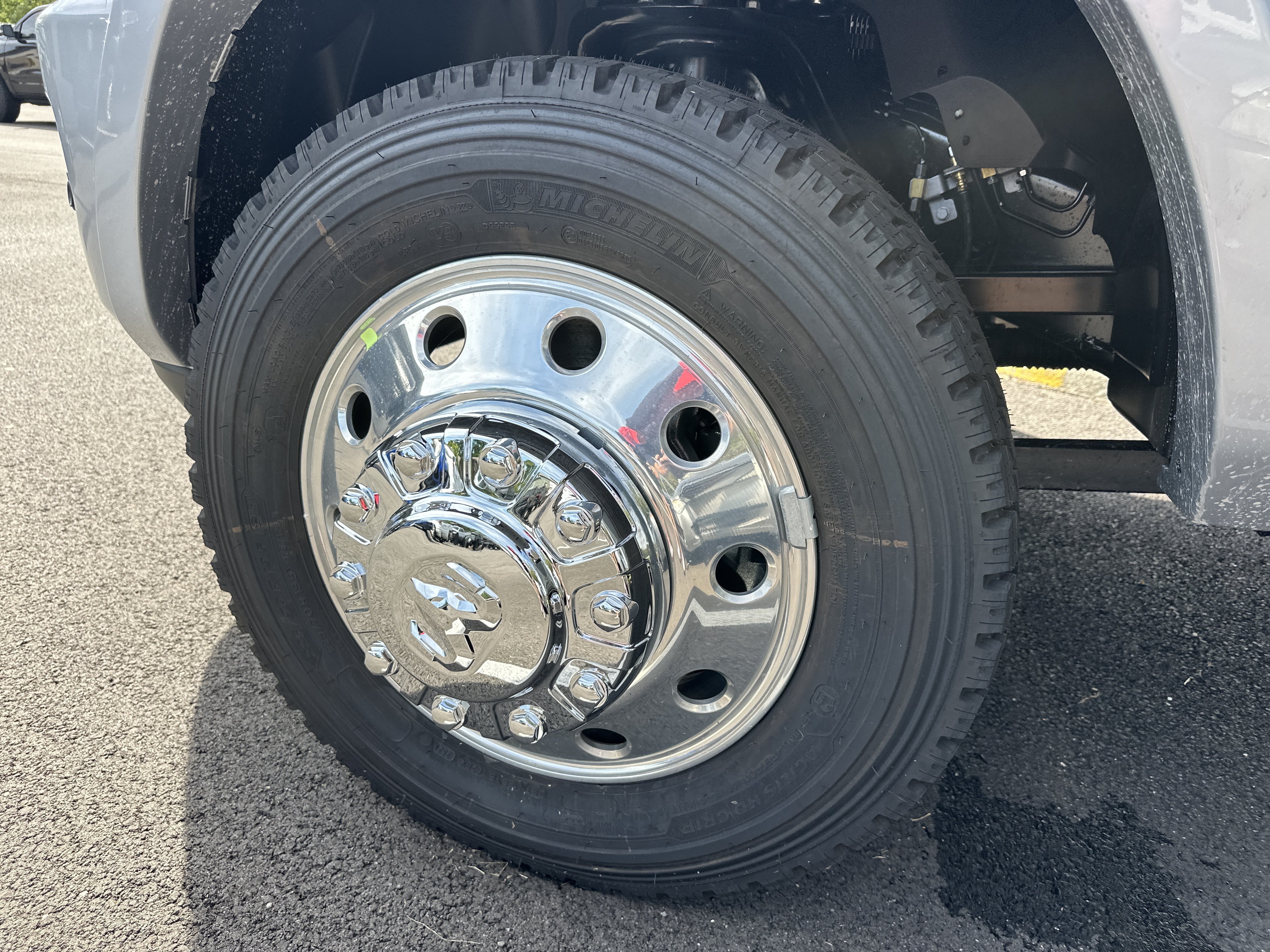 New 2027 RAM 5500 4x4 Crew Cab w/ Laramie Trim Package image 36