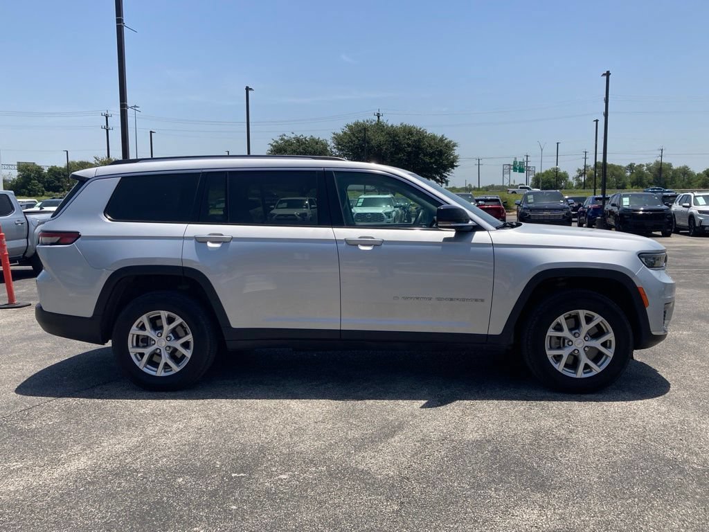Used 2024 Jeep Grand Cherokee L Limited RWD image 4