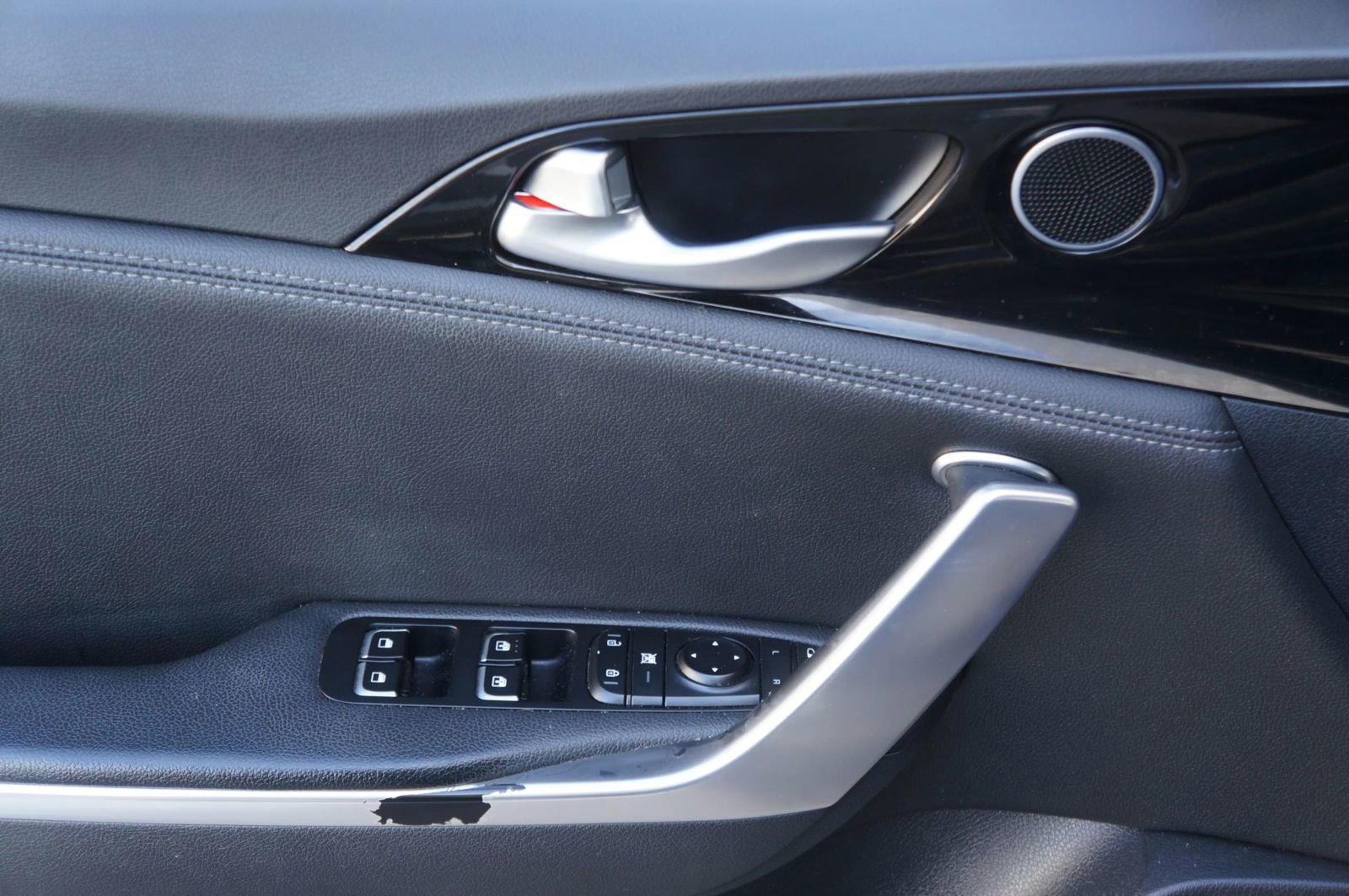 Used 2020 Kia Stinger GT-Line image 23