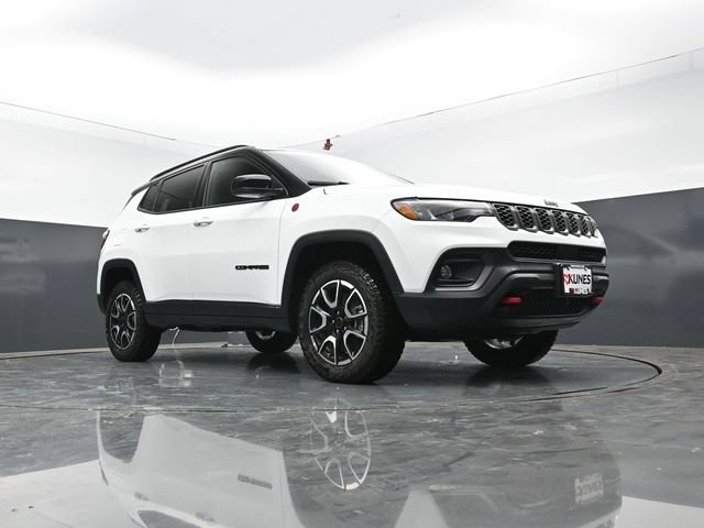 New 2026 Jeep Compass Trailhawk w/ Sun, Sound & Navigation Group AWD/4WD image 54