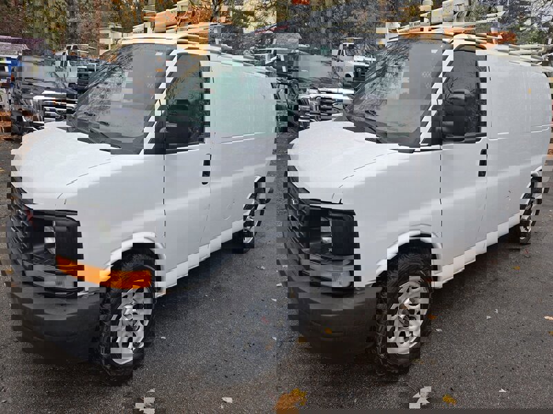 Used 2013 GMC Savana 1500 AWD image 1