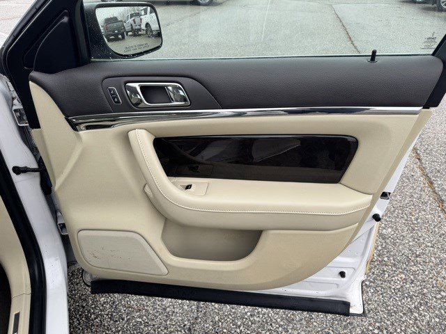 Used 2014 Lincoln MKS AWD w/ Equipment Group 101A image 39