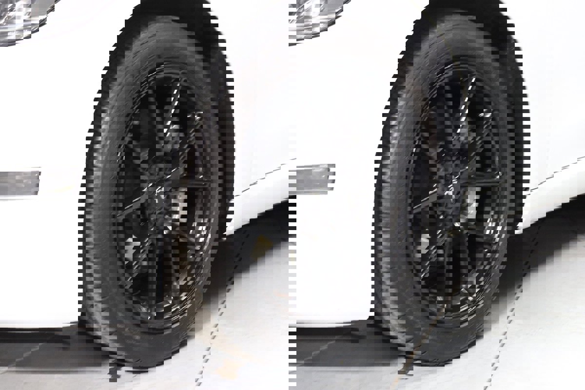 Used 2023 Tesla Model 3 Standard Range image 8