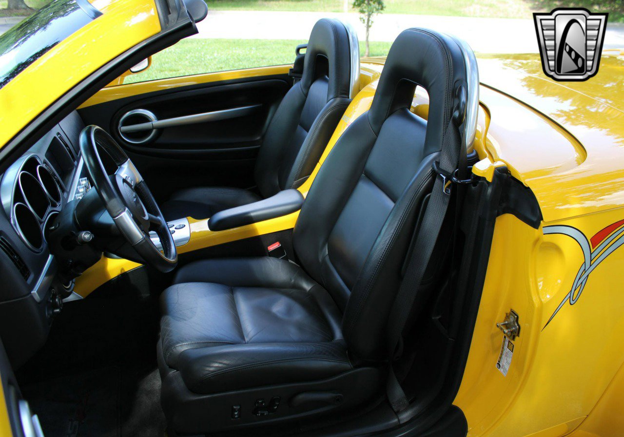 Used 2005 Chevrolet SSR w/ Preferred Equipment Group image 19