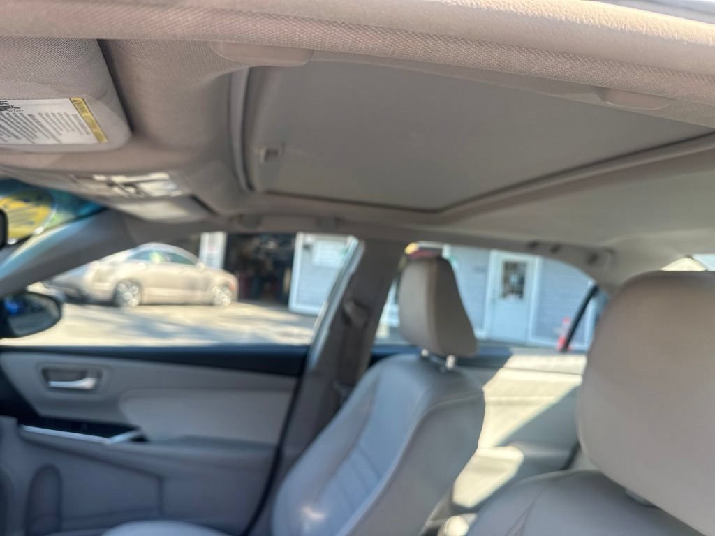 Used 2015 Toyota Camry XLE w/ Moonroof Package FWD image 24