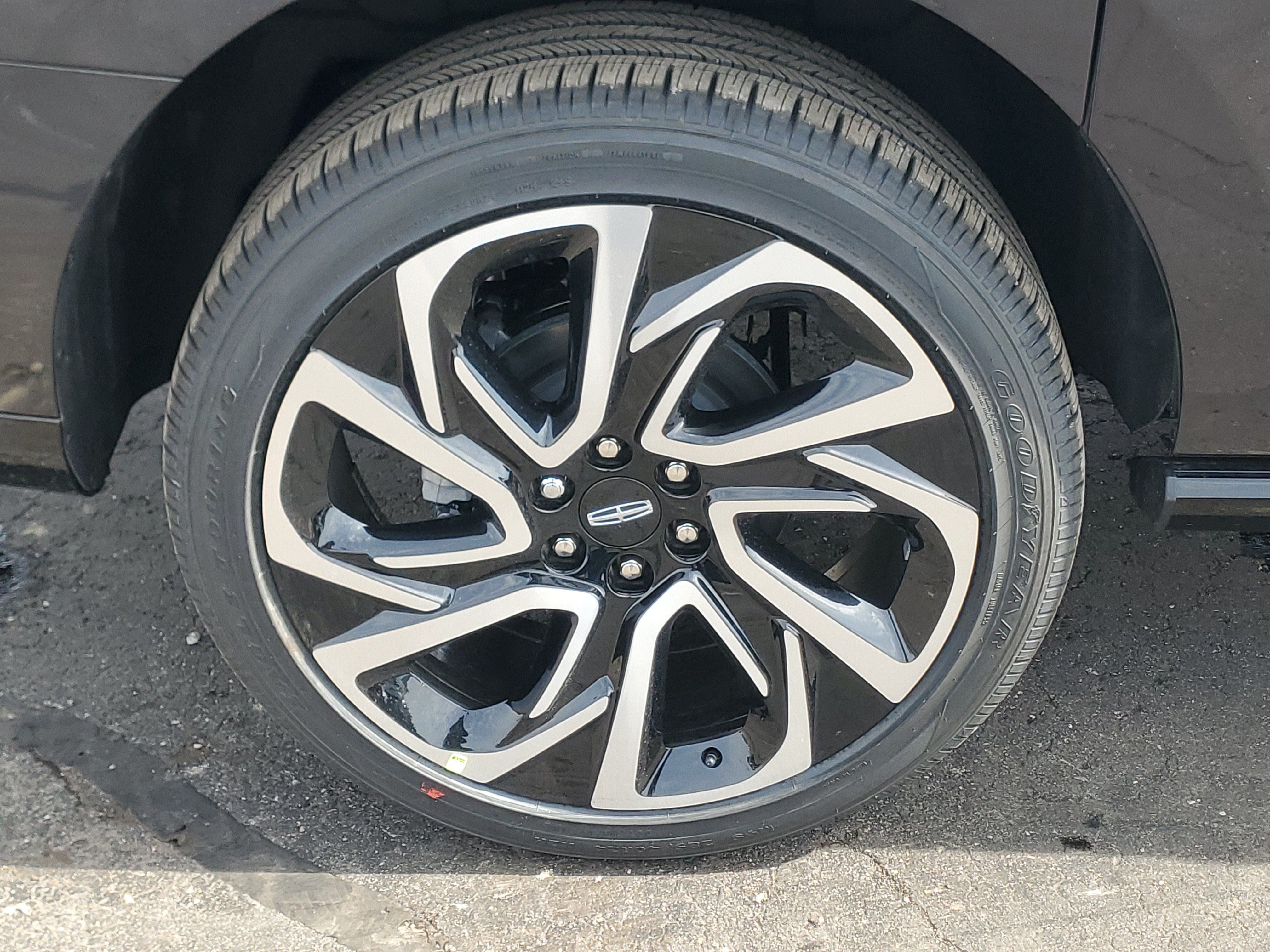 New 2026 Lincoln Navigator L Black Label AWD/4WD image 5