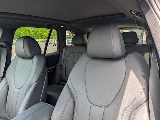 Used 2021 BMW X5 xDrive40i w/ Convenience Package AWD/4WD image 12