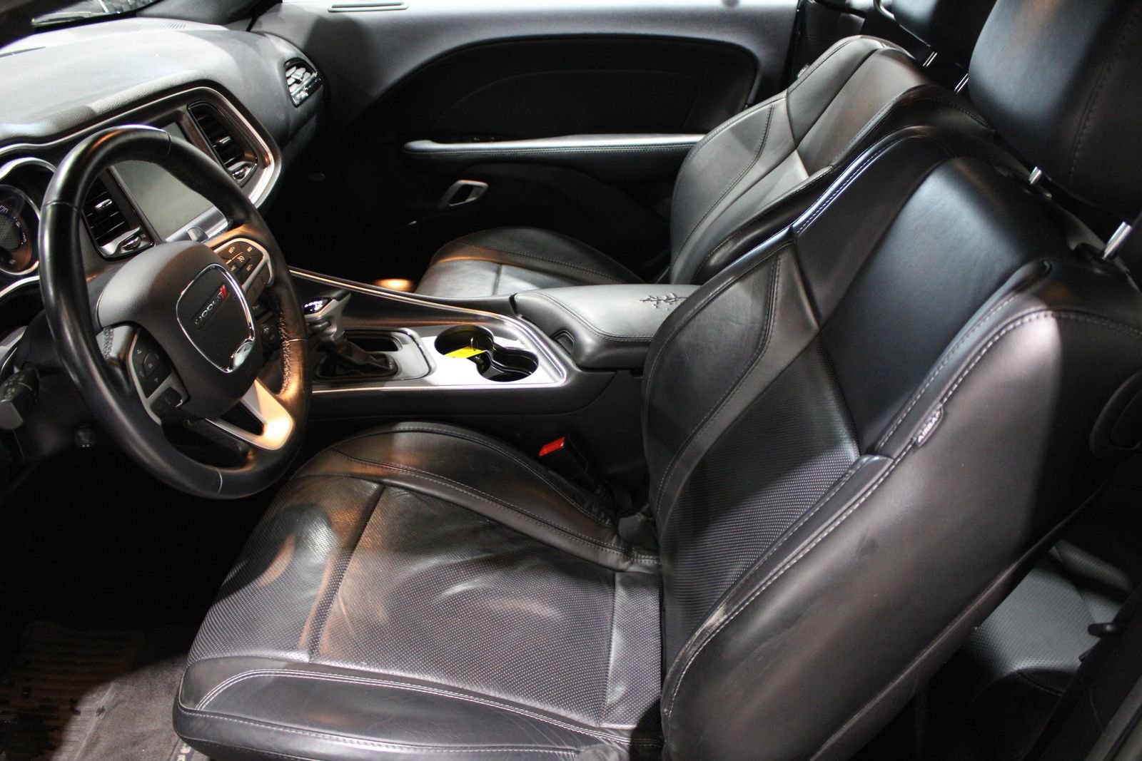 Used 2016 Dodge Challenger SXT Plus image 17