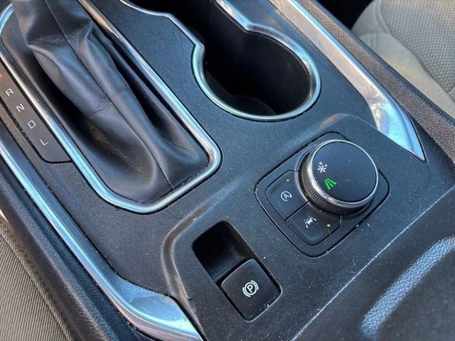 Used 2022 Chevrolet Traverse LS image 26