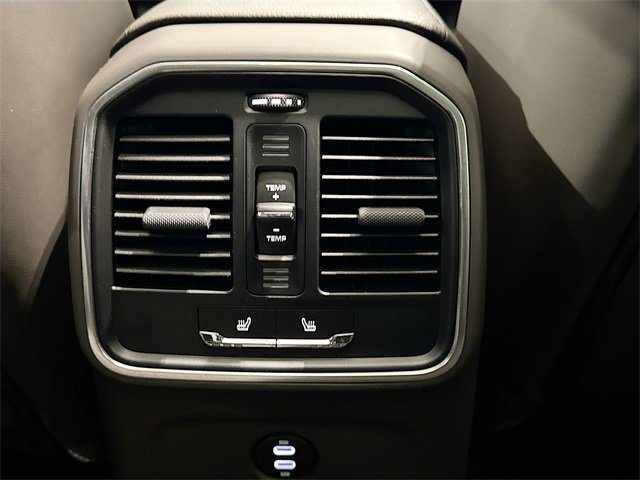 Used 2025 Porsche Macan image 27