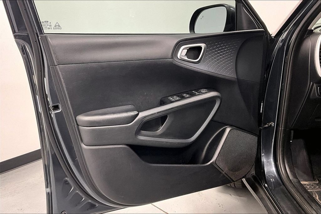 Used 2020 Kia Soul S FWD image 21