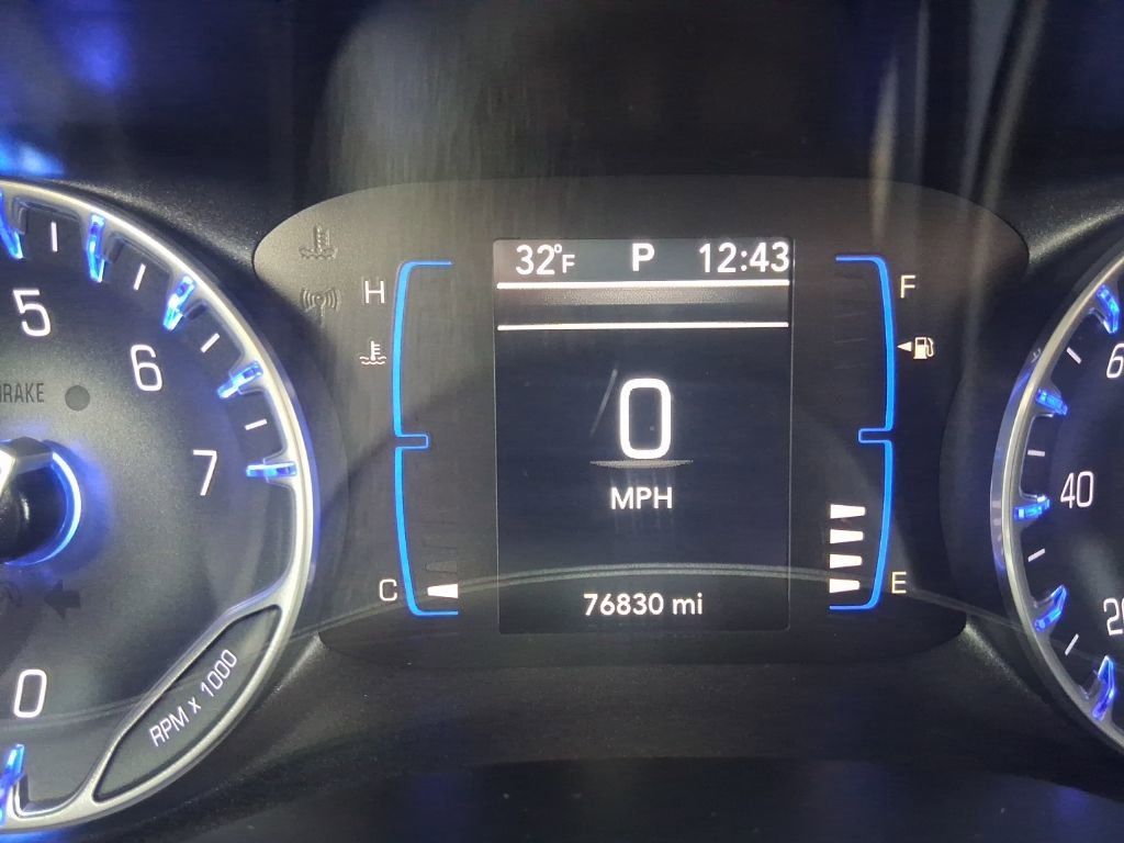 Used 2020 Chrysler Pacifica Touring-L FWD image 28