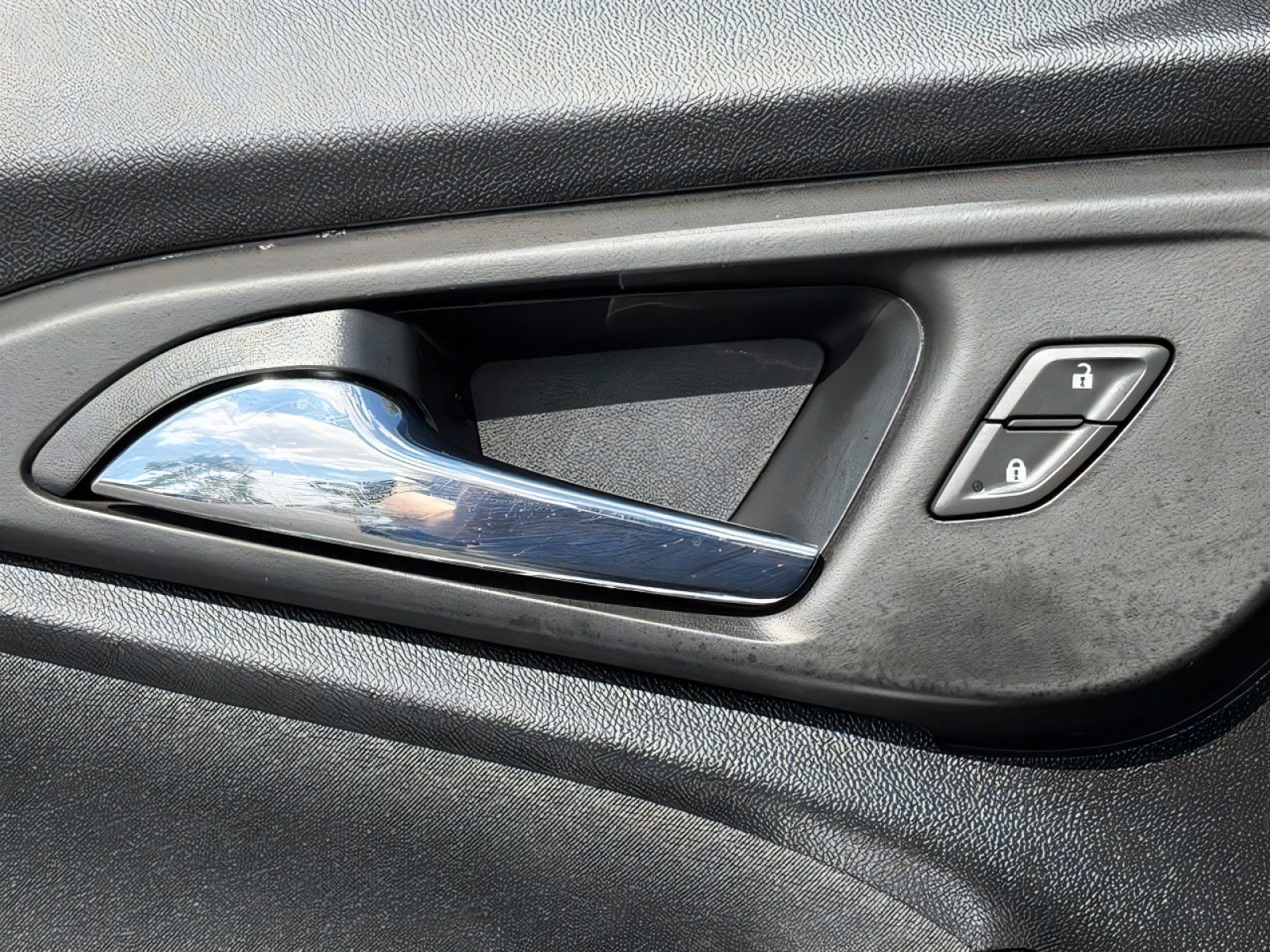 Used 2020 Chevrolet Malibu LT FWD image 18