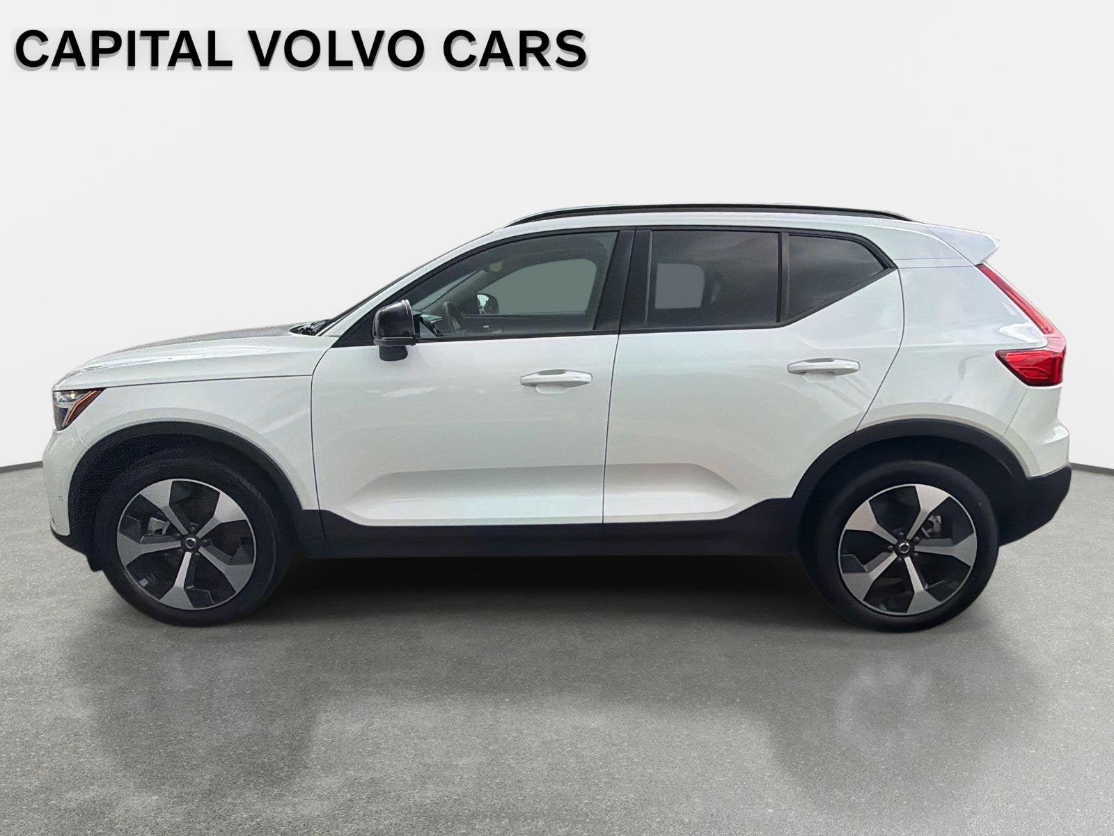 Used 2026 Volvo XC40 B5 Plus AWD/4WD image 8