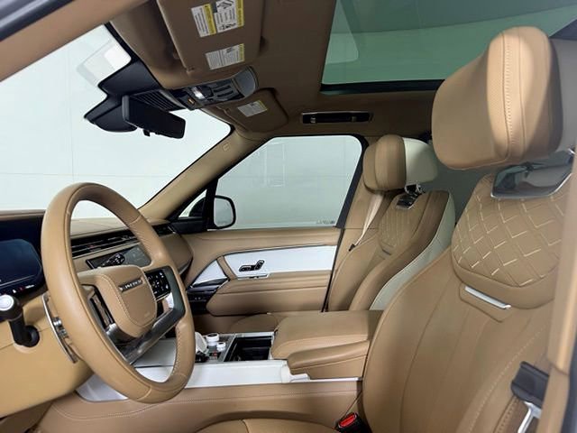 Used 2023 Land Rover Range Rover SV image 32
