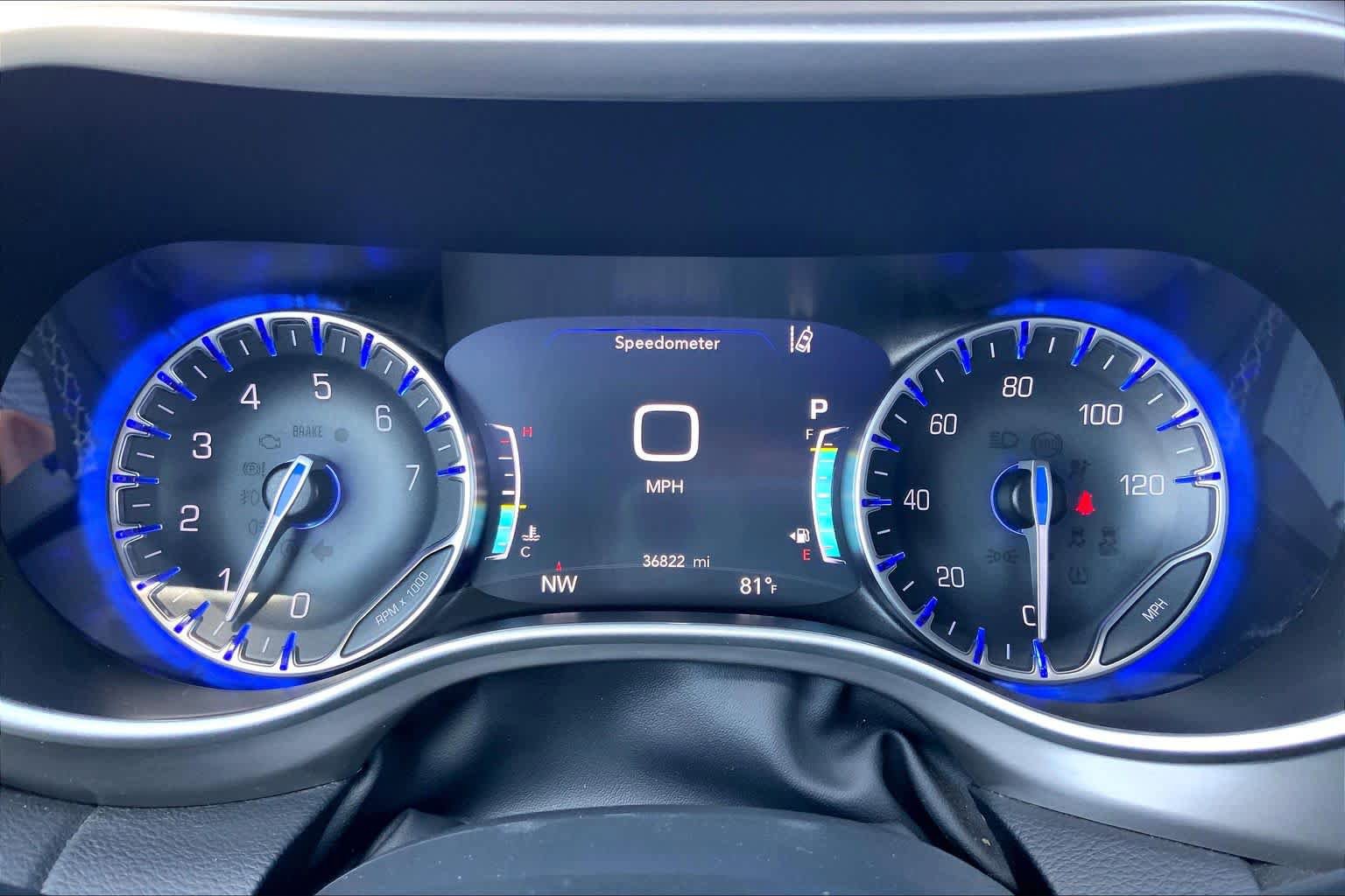 Used 2025 Chrysler Pacifica Select FWD image 26