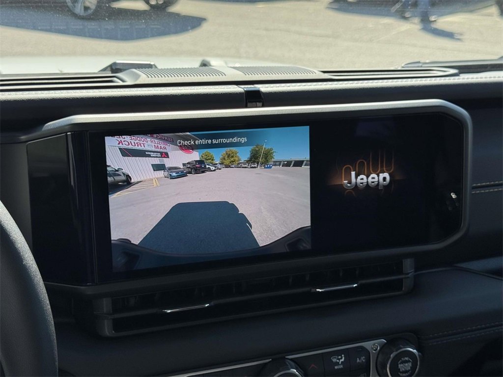 New 2025 Jeep Gladiator High Tide image 18