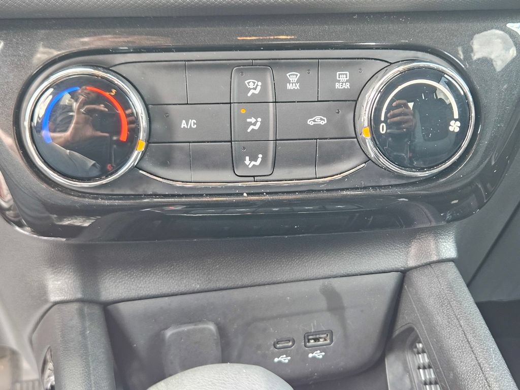 Used 2025 Chevrolet TrailBlazer LT FWD image 20