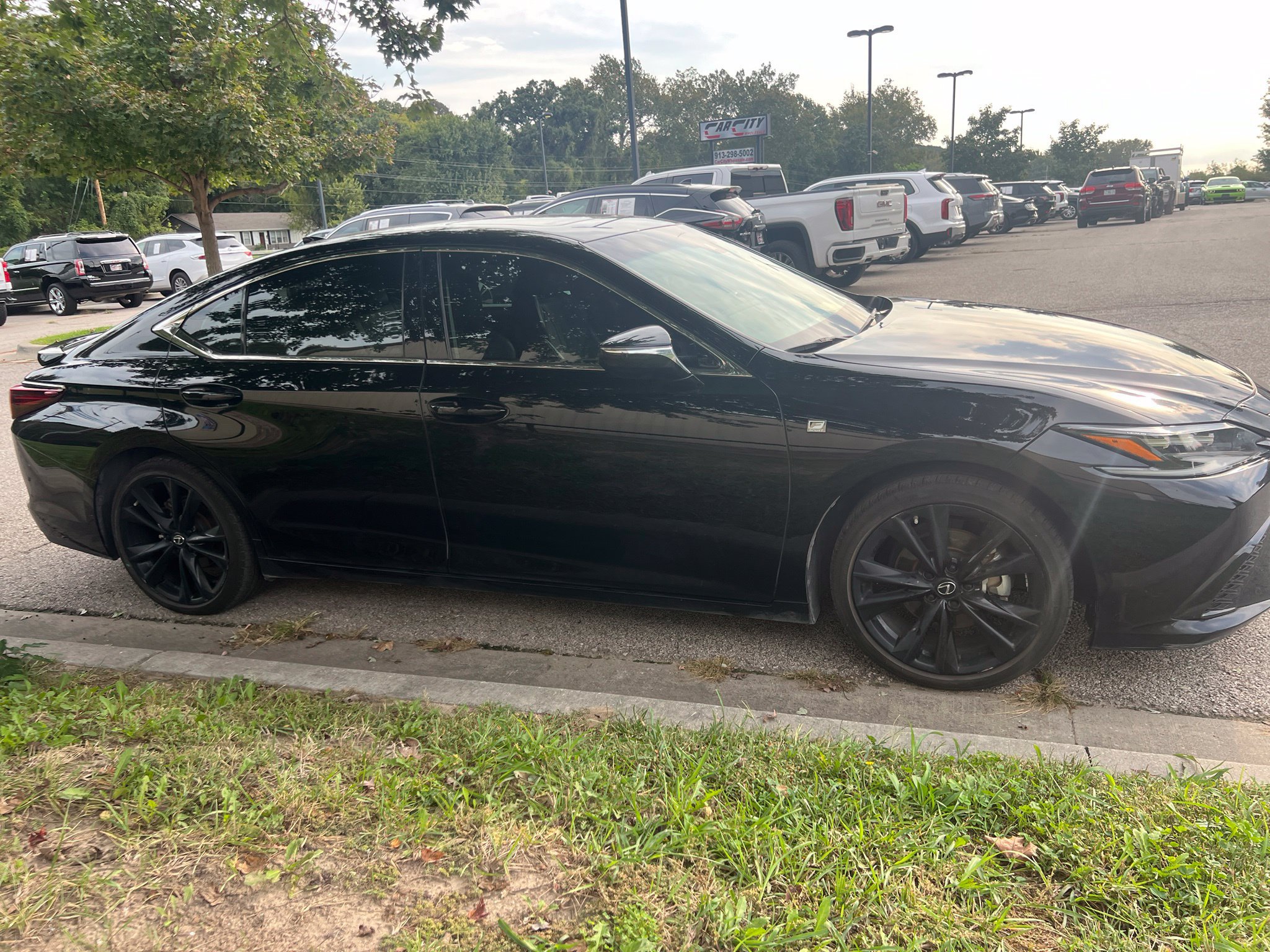 Used 2024 Lexus ES 350 F Sport w/ Accessory Package (Z2) FWD image 4