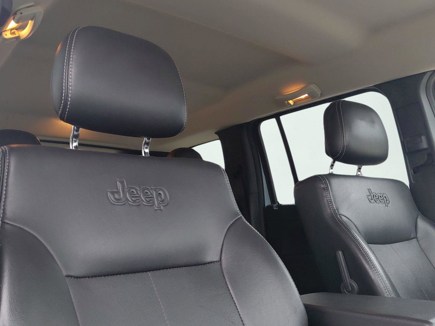 Used 2012 Jeep Liberty Sport AWD/4WD image 11