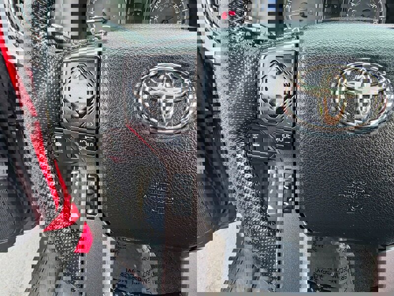 Used 2016 Toyota Tacoma TRD Off-Road w/ Premium & Technology Package AWD/4WD image 39