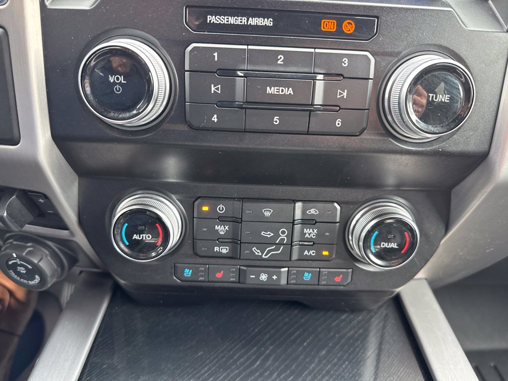 Used 2020 Ford F250 Platinum w/ FX4 Off-Road Package AWD/4WD image 19