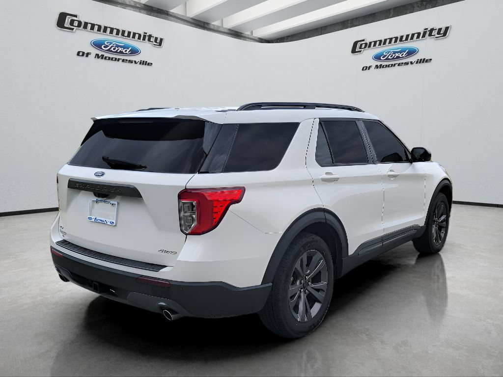 Used 2022 Ford Explorer XLT w/ Equipment Group 202A AWD/4WD image 8
