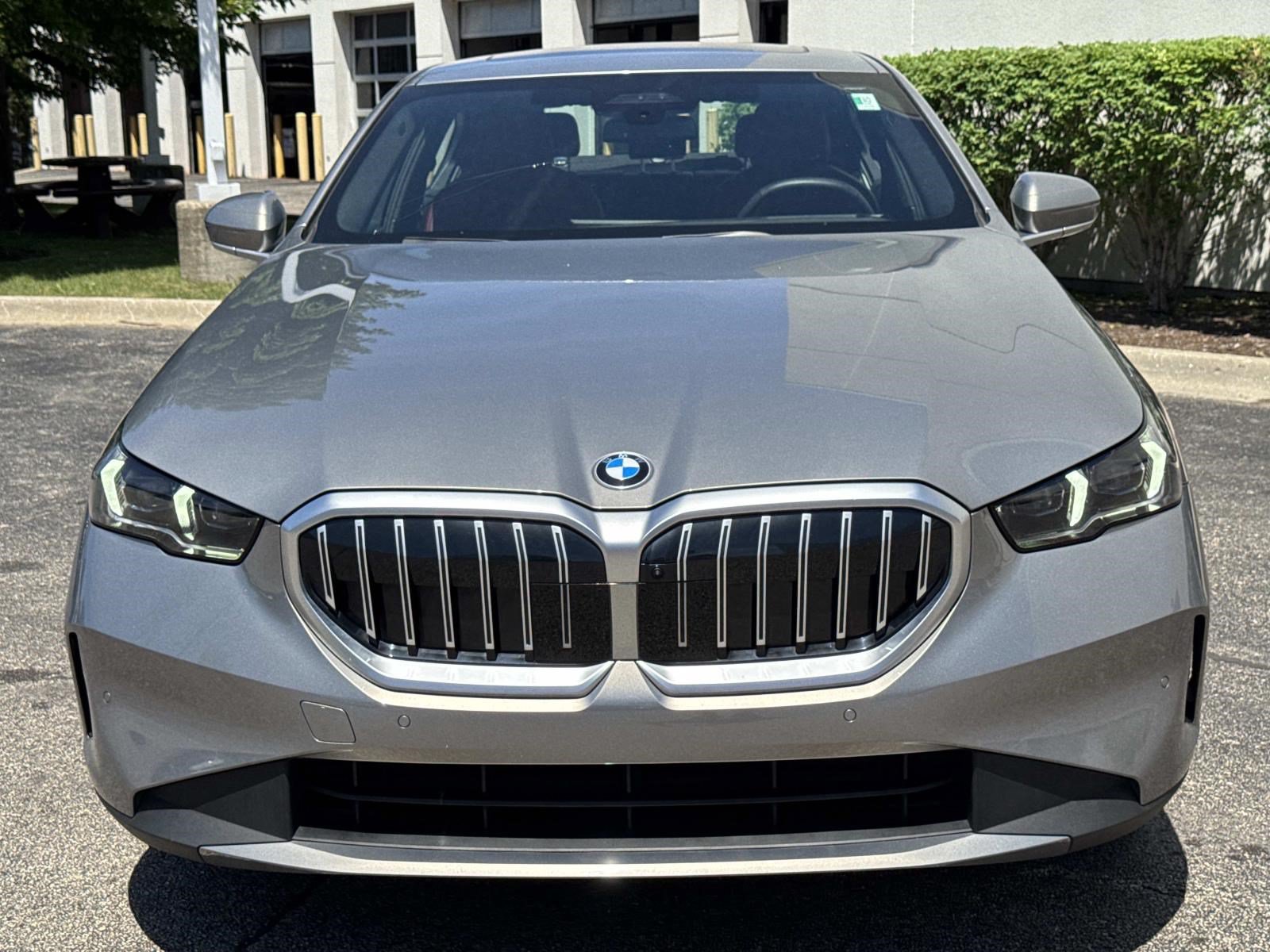 Used 2026 BMW 540i xDrive AWD/4WD image 2