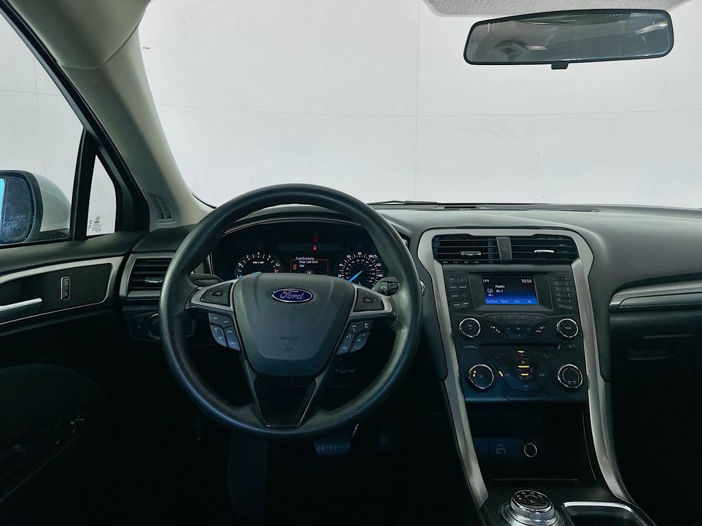 Used 2017 Ford Fusion SE image 20