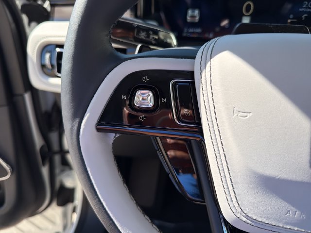 New 2027 Lincoln Aviator AWD image 29