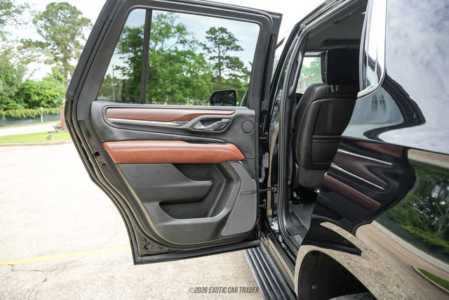 Used 2024 GMC Yukon Denali Ultimate w/ LPO, Floor Liner Package AWD/4WD image 27