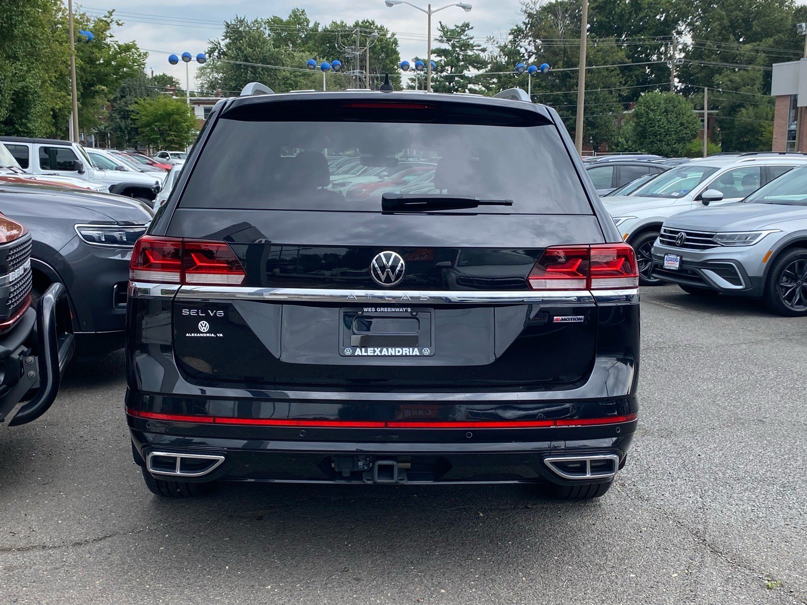 Used 2022 Volkswagen Atlas SEL R-Line AWD/4WD image 3