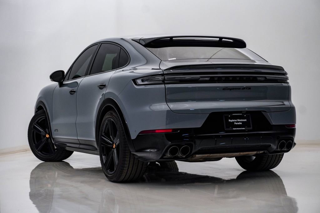 Certified 2025 Porsche Cayenne GTS AWD/4WD image 3