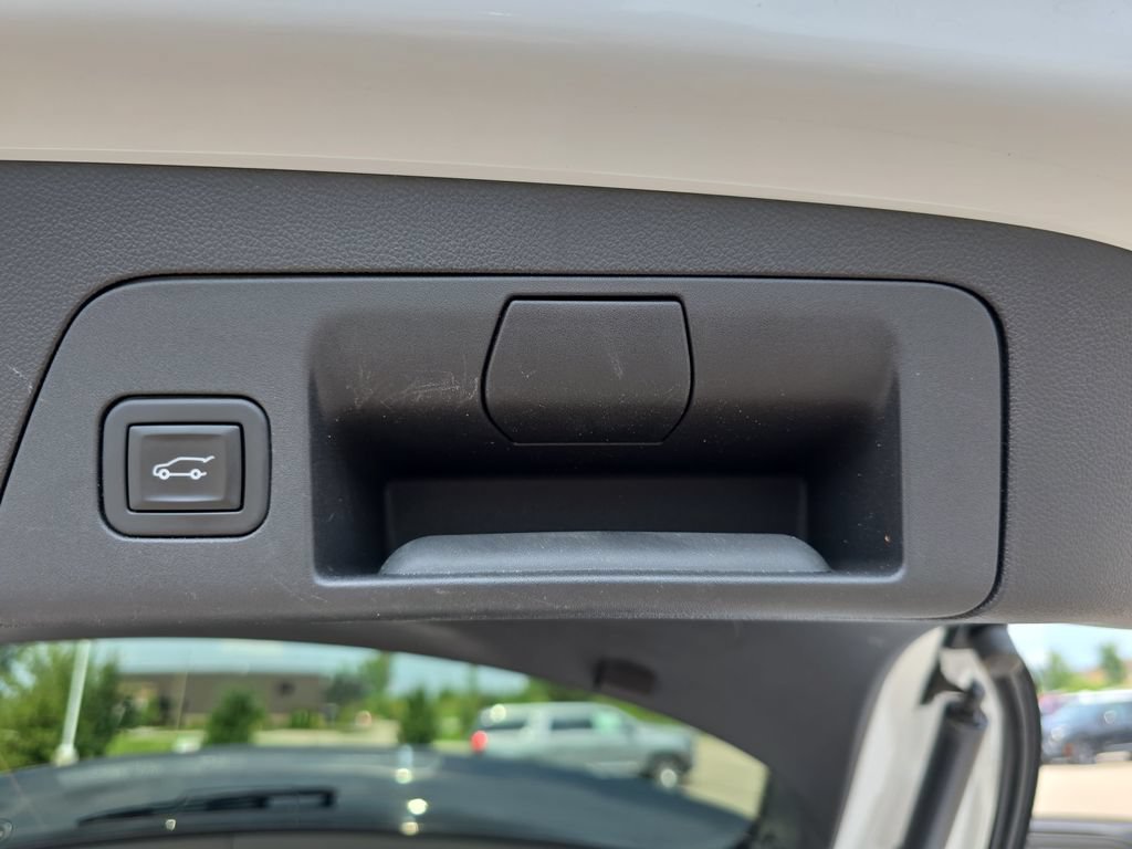 Certified 2023 Buick Envision Essence AWD/4WD image 13