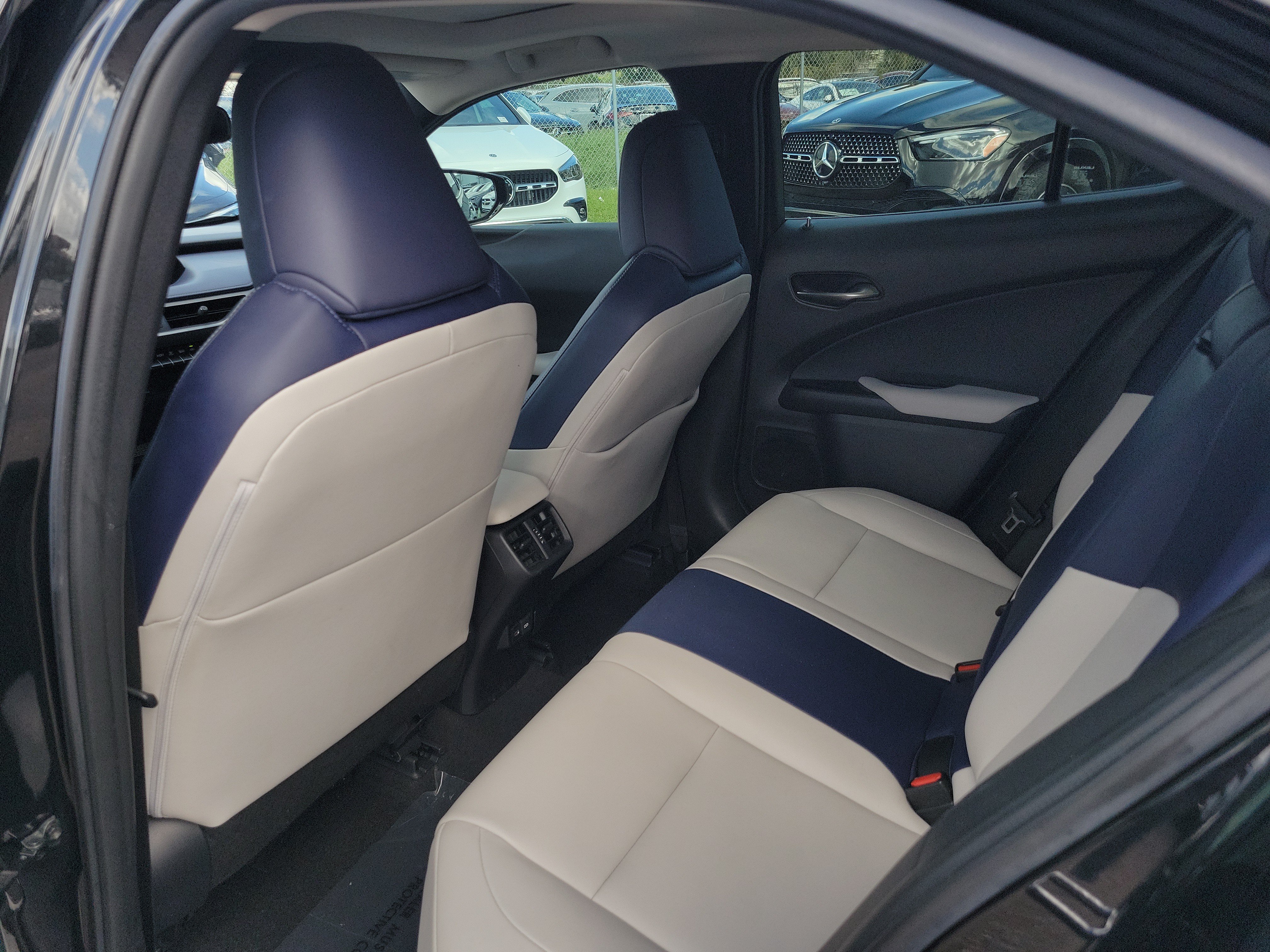 Used 2022 Lexus UX 200 w/ Accessory Package (Z2) FWD image 11