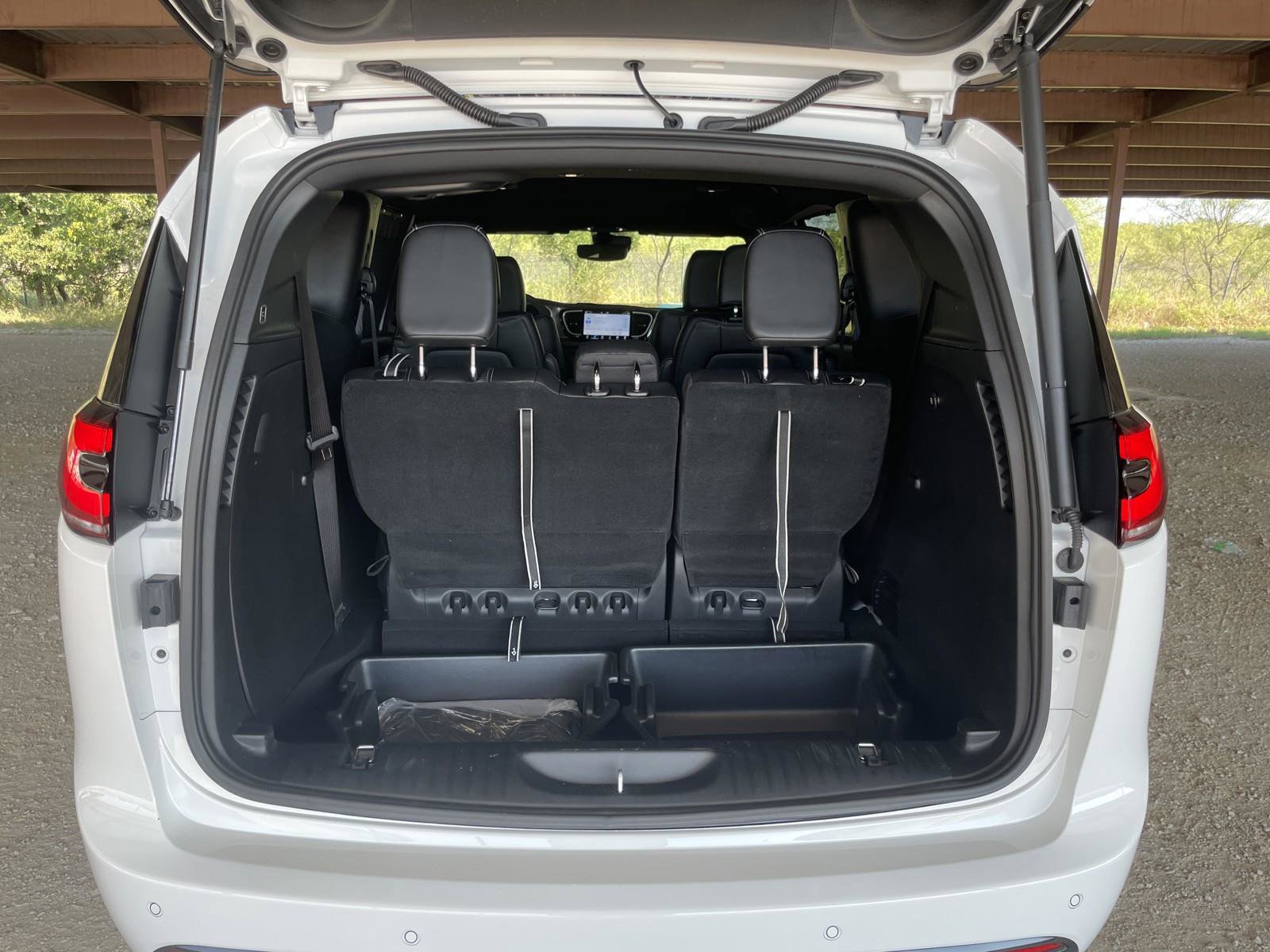 New 2025 Chrysler Pacifica Select w/ Fav Edition Package image 33