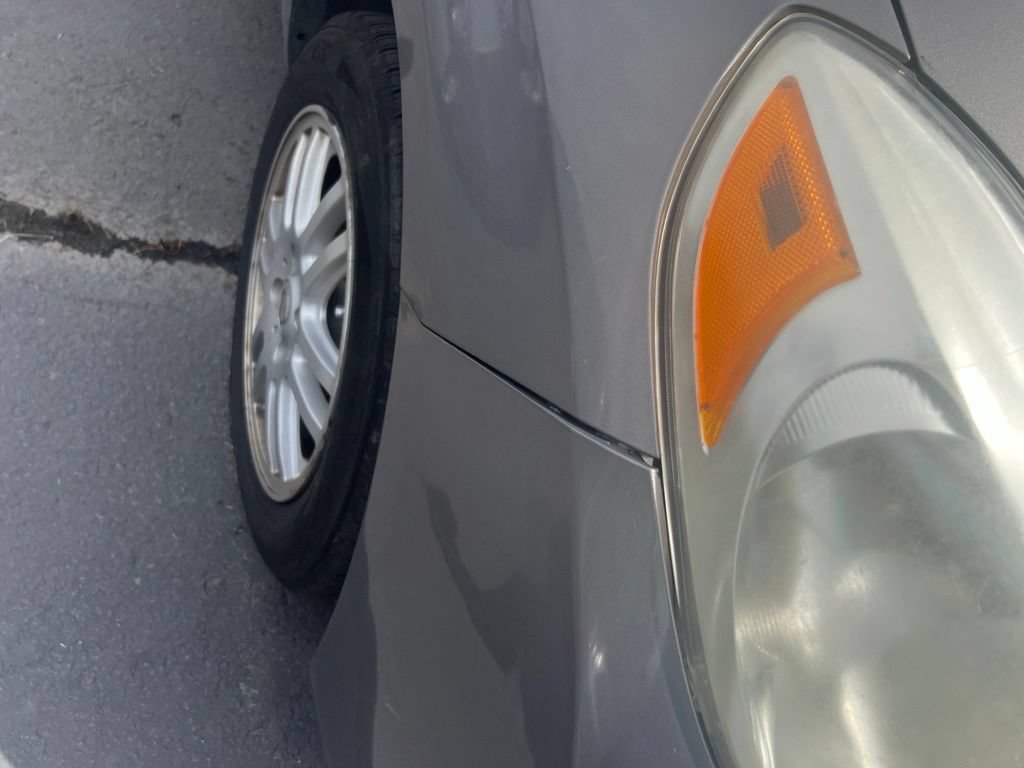 Used 2013 Nissan Versa SV FWD image 15