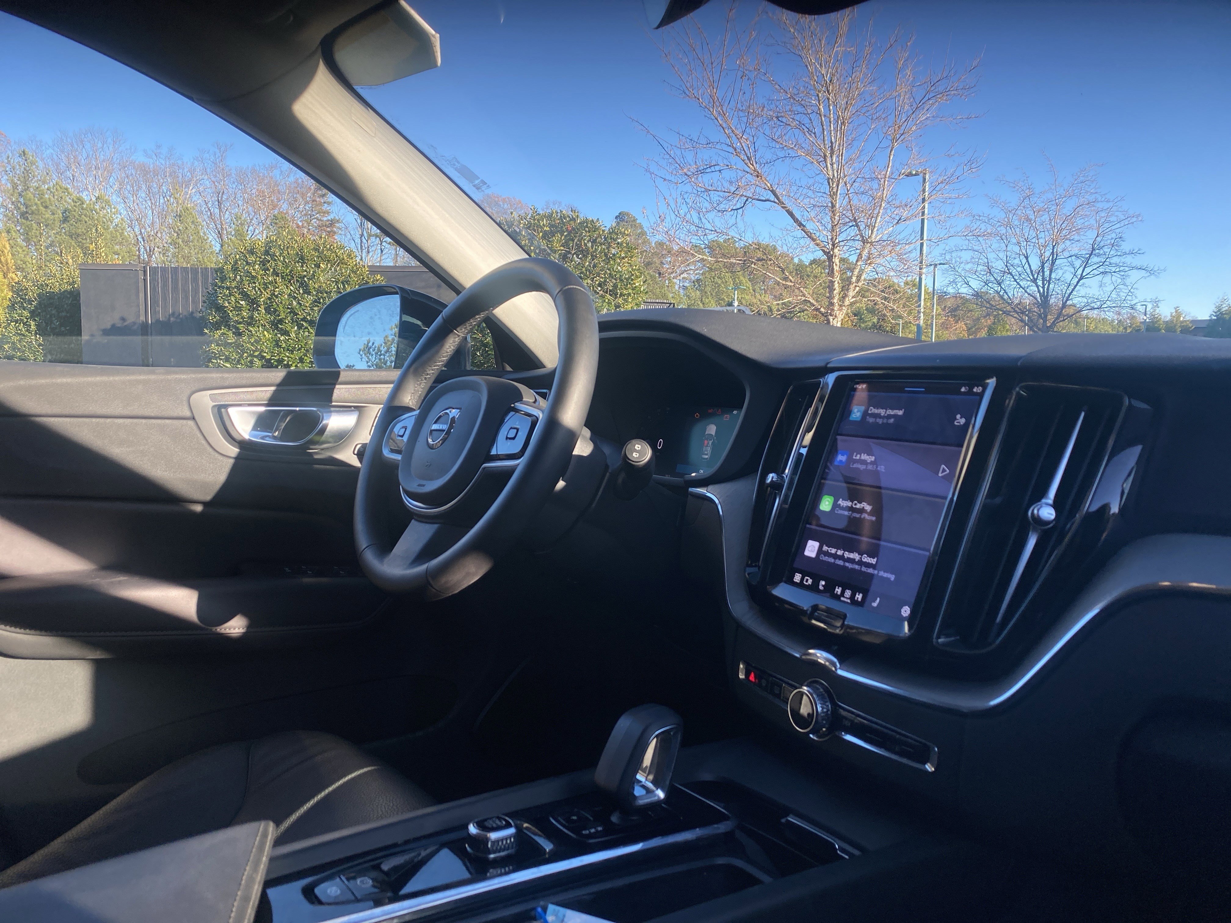 Used 2025 Volvo XC60 B5 Plus image 6