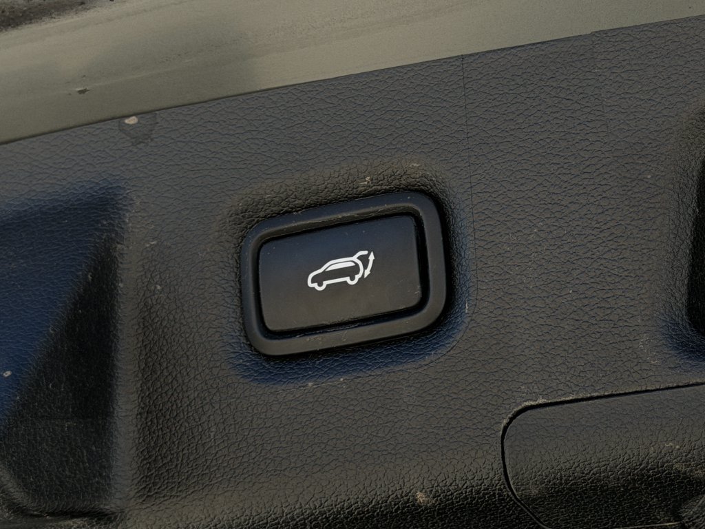 Used 2022 Hyundai Santa Fe Limited FWD image 29