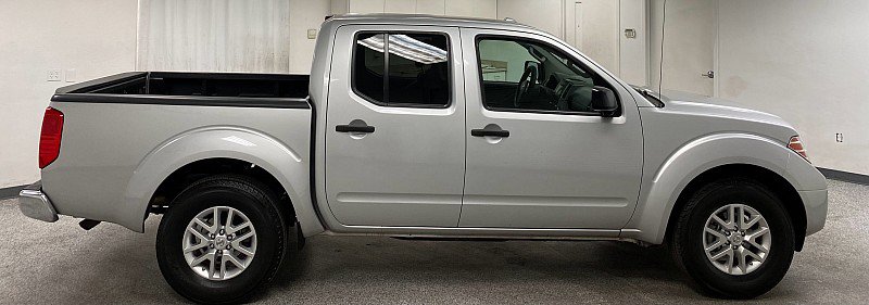 Used 2016 Nissan Frontier SV image 4