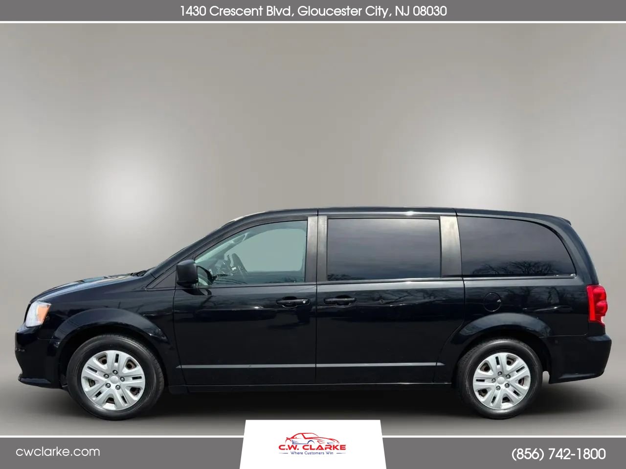 Used 2018 Dodge Grand Caravan SE w/ UConnect Hands-Free Group image 9