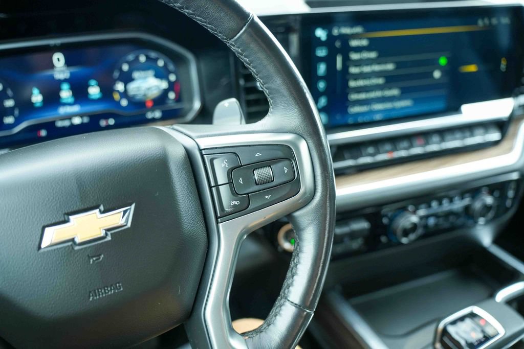 Used 2023 Chevrolet Silverado 1500 LT w/ Z71 Off-Road Package AWD/4WD image 29