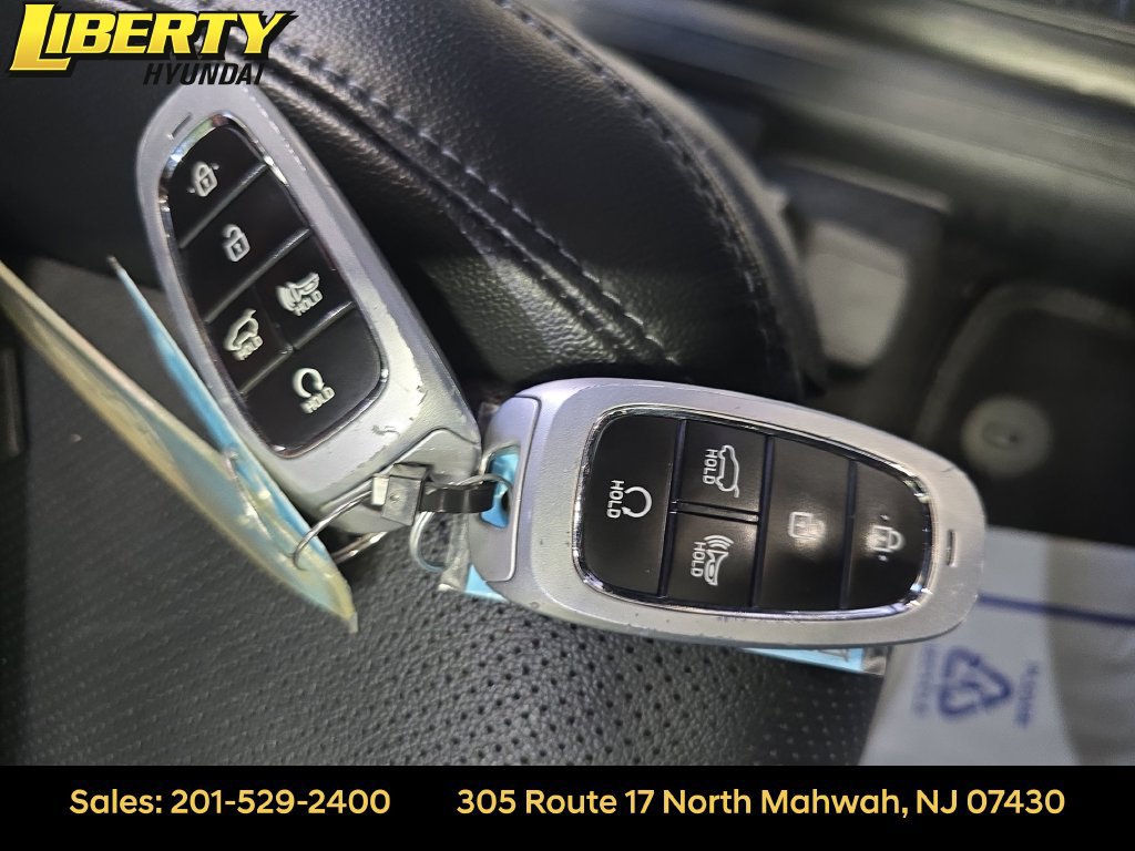 Certified 2023 Hyundai Santa Fe SEL w/ Premium Package AWD/4WD image 30