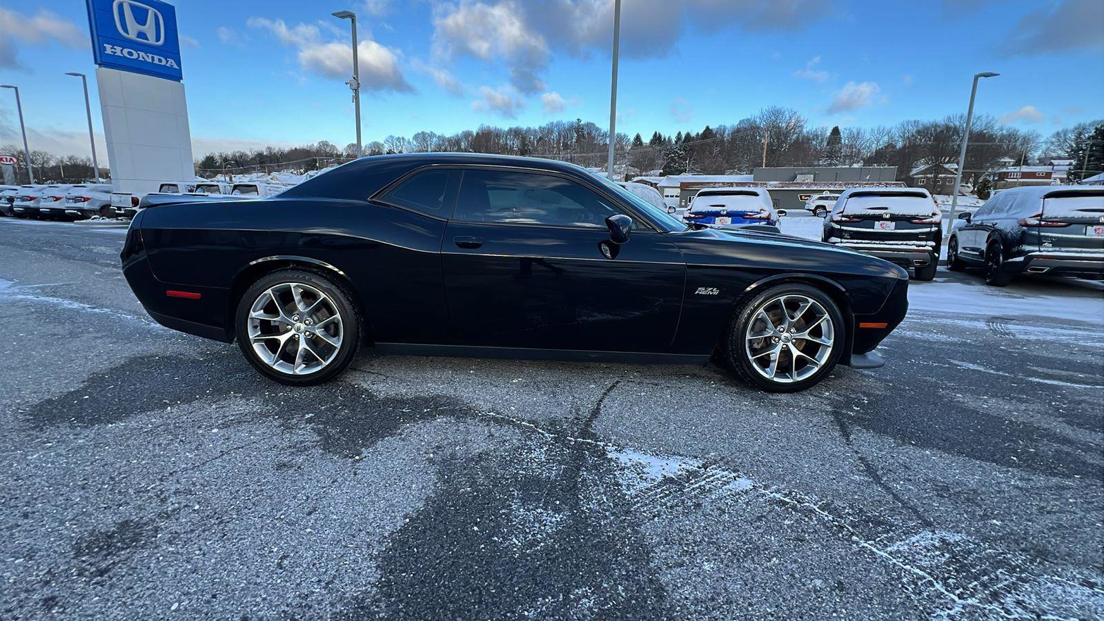 Used 2019 Dodge Challenger R/T w/ Plus Package image 3