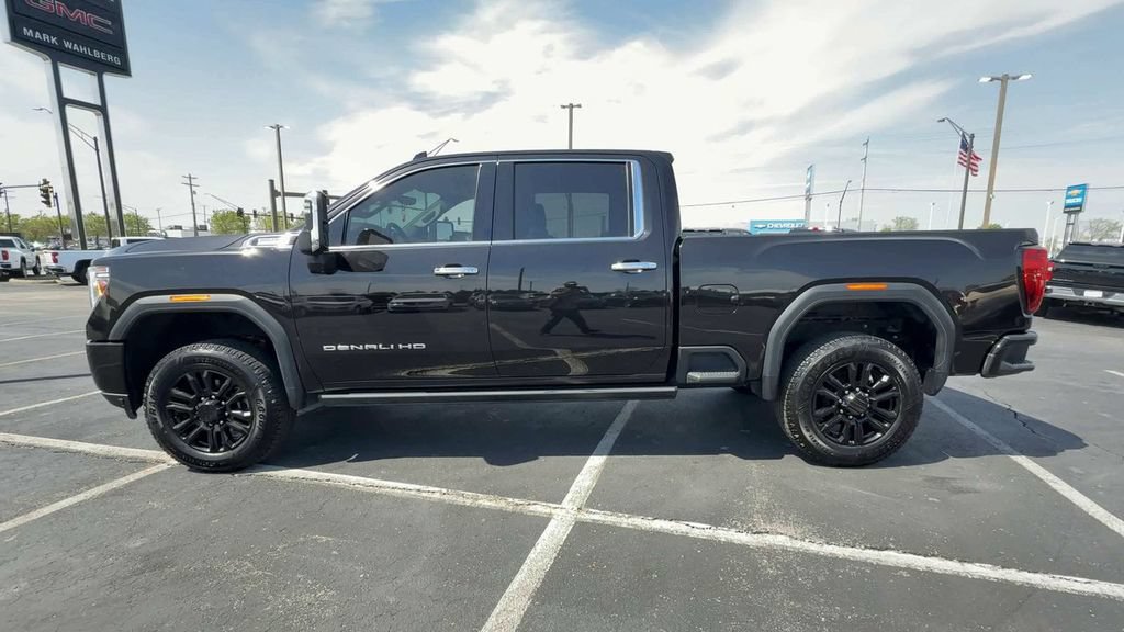 Used 2022 GMC Sierra 3500 Denali w/ Denali Black Diamond Edition AWD/4WD image 5