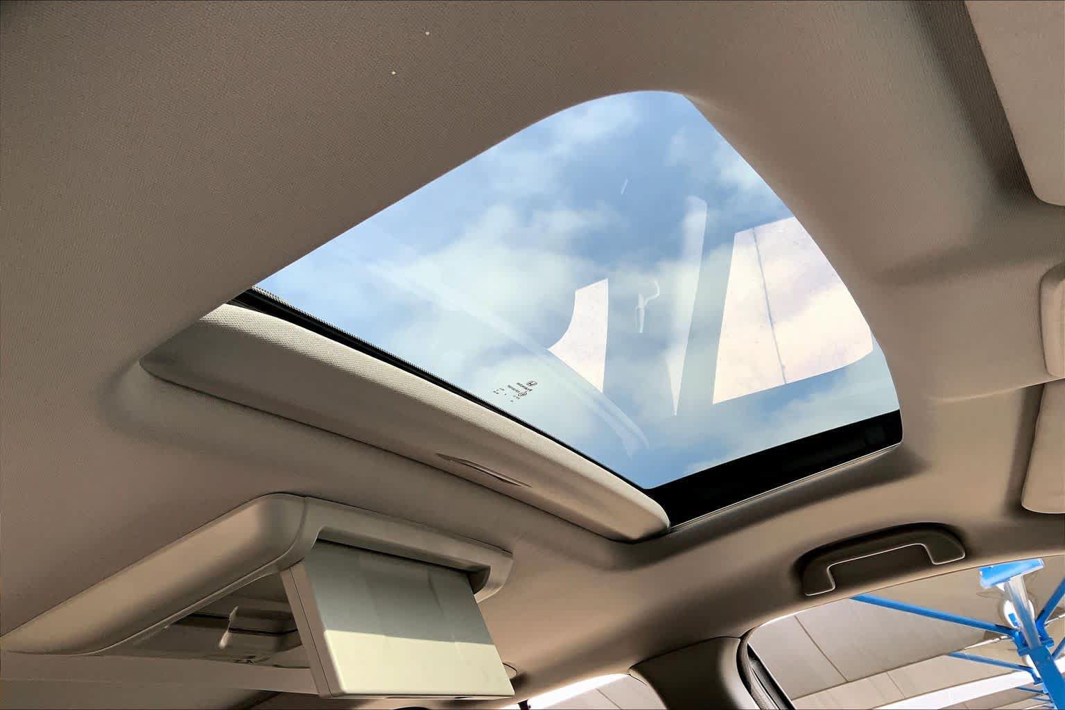 Certified 2017 Honda Pilot Elite image 14